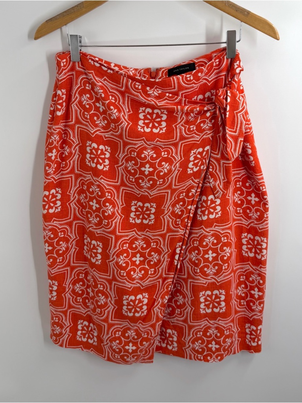 Ann Taylor Orange and White Geometric Tie-Waist Pencil Skirt - Picture 10 of 10